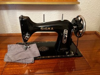 Máquina de coser Sigma antigua
