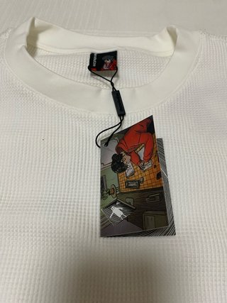Camiseta Derschutze manga larga bordado