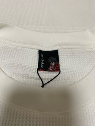 Camiseta Derschutze manga larga bordado