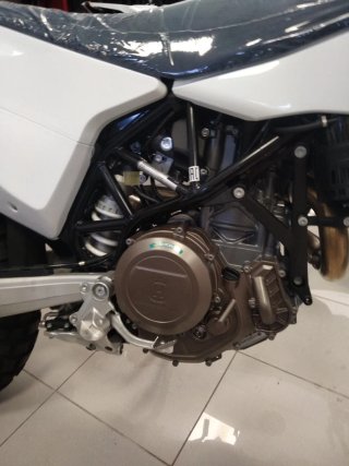 Husqvarna 701 Enduro Blanca y Amarilla