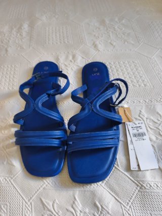 Sandalias .
