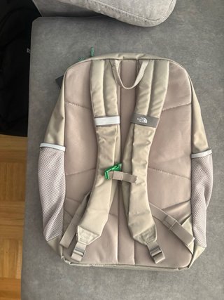 Mochila The North Face blanca y verde