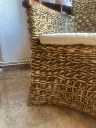 Sillón de ratán y madera