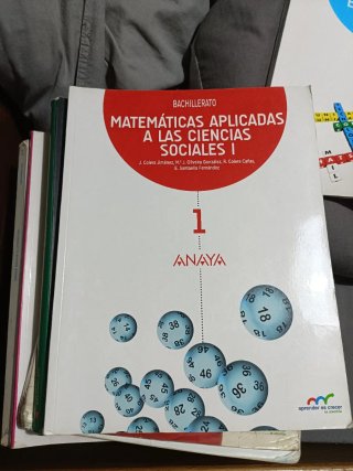 Libro matemáticas aplicadas a las ciencias sociale