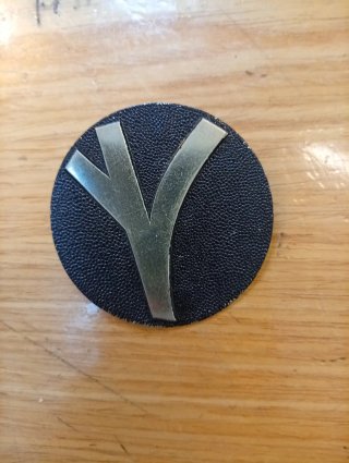 3 chapas con abuja con variante de Y