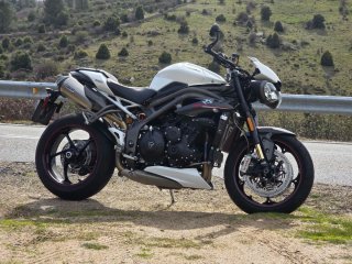 Triumph Speed Triple 1050 RS 10.000km