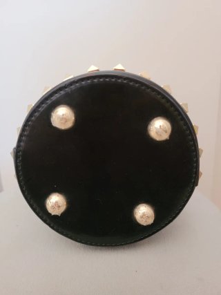 Borsa secchiello Valentino Garavani borchie oro