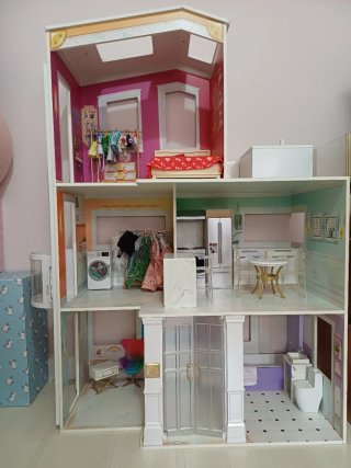 Casa de muñecas Rainbow High