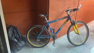 Bicicleta de Montaña BH Azul y Amarilla