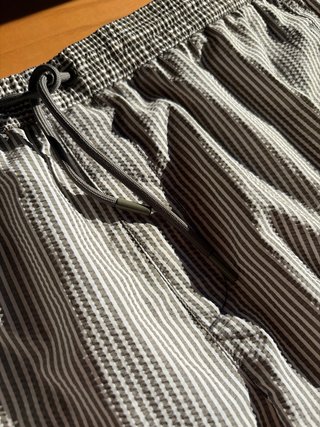 Bañador Zara rayas gris verdoso y blanco