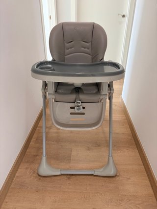 Trona gris para bebé