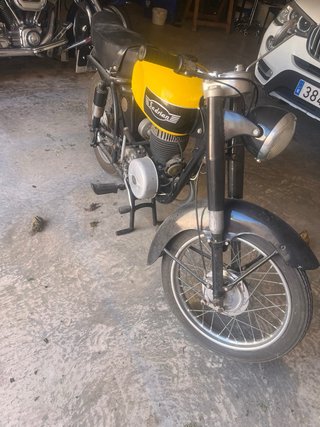 Moto Sadrian 200cc Amarilla Clásica
