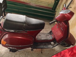 Vespa Cosa 125 Roja