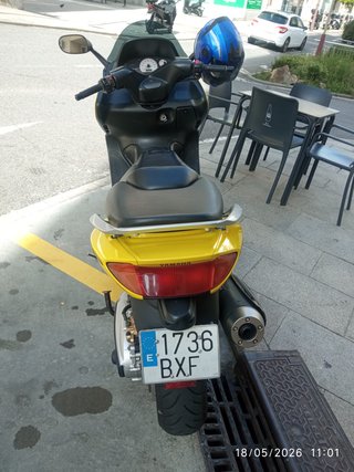 Yamaha T-Max 500 Amarillo