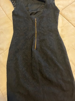 Vestido negro con pedrería