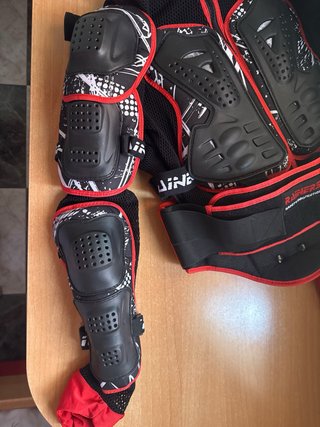 Peto de Protección RAINERS Drago Talla L Negro