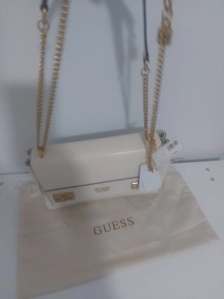 Borsa Guess a tracolla bianca con dettagli oro