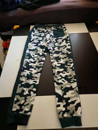 Pantalón chándal camuflaje militar