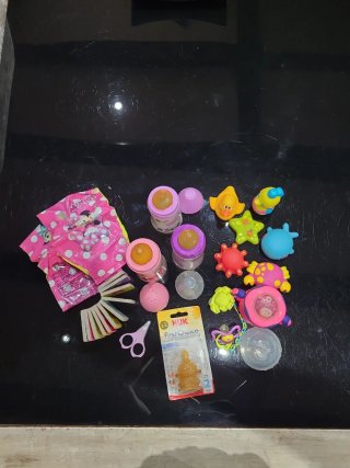 Lote productos bebé: biberones, juguetes, etc.