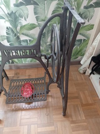 Patas Máquina Coser Wertheim Hierro