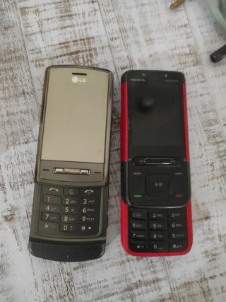 Teléfonos Móviles Vintage LG y Nokia