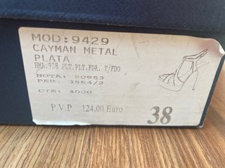 Sandalias Pedro Miralles Talla 38 Doradas/Plateada