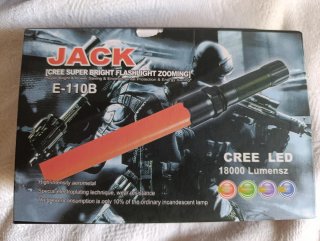 Linterna Táctica CREE LED 18000 Lumens