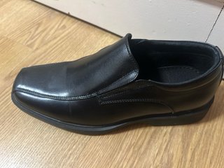 Zapatos colegiales negros sin cordones