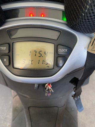 Piaggio 500cc Maxi Scooter Gris