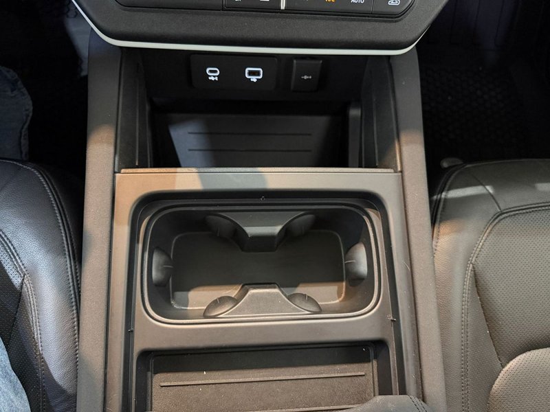 Land Rover Defender 2023, foto 14