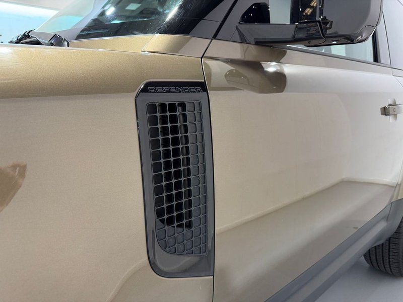 Land Rover Defender 2023, foto 30