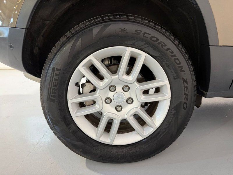 Land Rover Defender 2023, foto 33