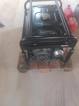 Generador Eléctrico a Gasolina 7000FE