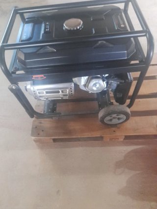 Generador Eléctrico a Gasolina 7000FE