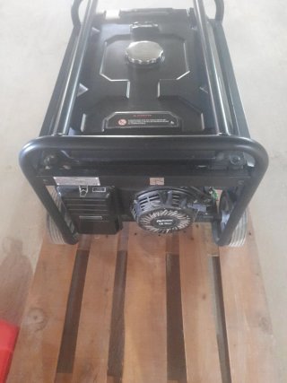Generador Eléctrico a Gasolina 7000FE
