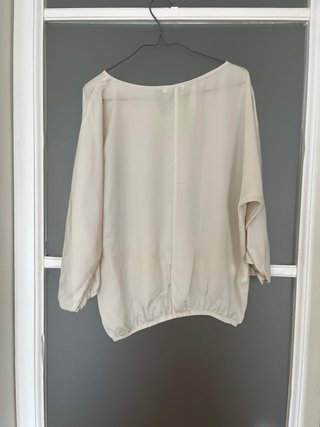 Elegante camisa perla talla M