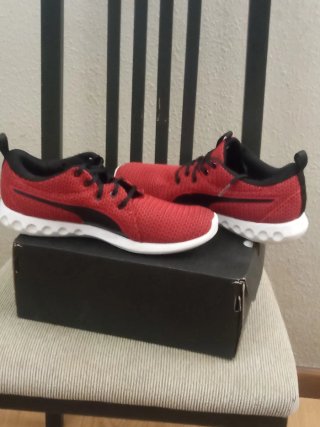 Zapatillas Puma Talla 41 Rojas y Negras