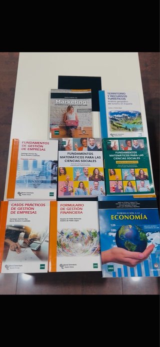 Libros del grado de turismo de la Uned