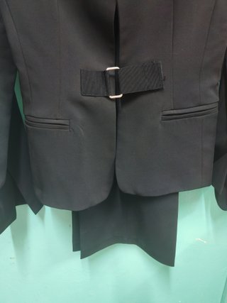 Traje de chaqueta y pantalón negro