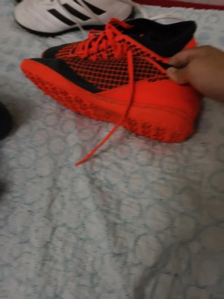 4 pares de zapatillas de fútbol