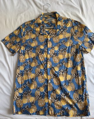 Camisa Hawaiana Piñas Azul y Amarillo