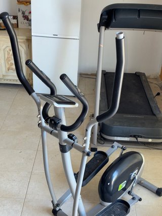 Bicicleta Elíptica Gris y Negra