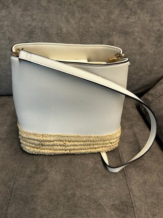 Bolso Parfois blanco con detalles de rafia