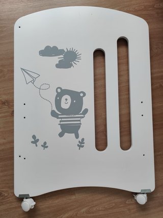 Cuna bebé madera blanca con ruedas