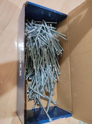 Tornillos rosca plancha grandes. Caja de 200 uds
