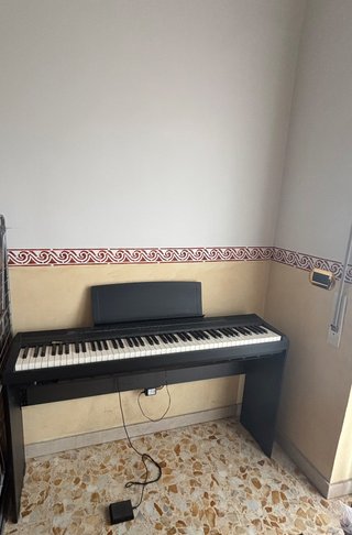 Yamaha P-105 Pianoforte Elettronico + Pedale