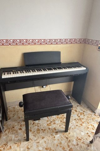 Yamaha P-105 Pianoforte Elettronico + Pedale
