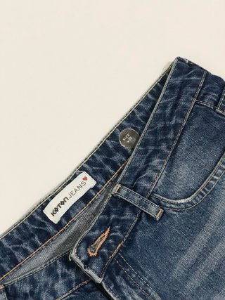 Mid rise fit y2k 2000s style vintage denim shorts