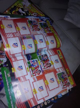 Lote 4 Álbumes: Dragon Ball GT, Invizimals, Liga