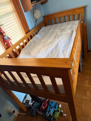 Cama alta infantil de madera